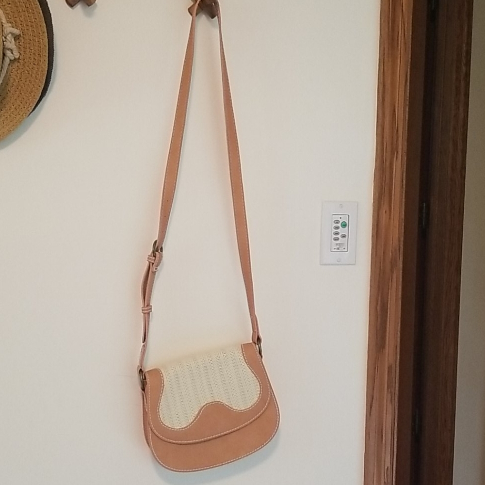 Universal thread woven purse